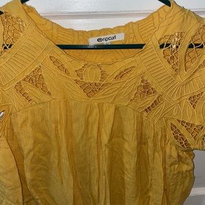 Yellow rip curl slightly cropped blouse
